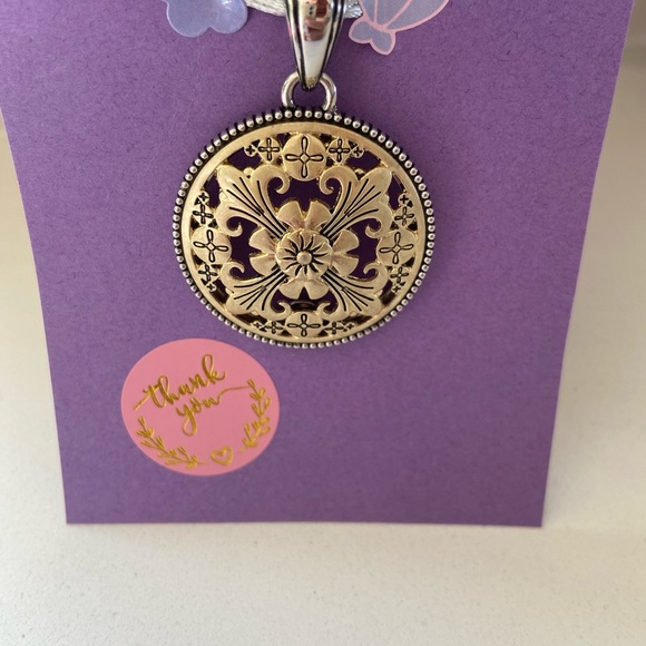 LIA SOPHIA Jaquard Pendant 🟡🟤 - Picture 9 of 14